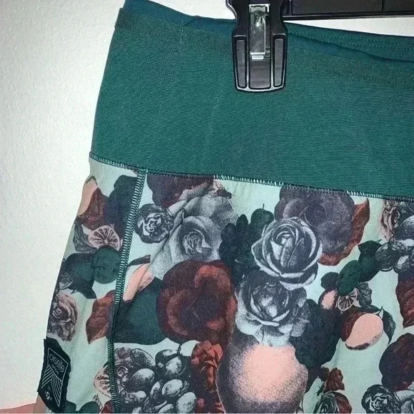 Women's Oiselle Special Edition Roga Lined Running Shorts Floral Size 10 - Picture 3 of 11